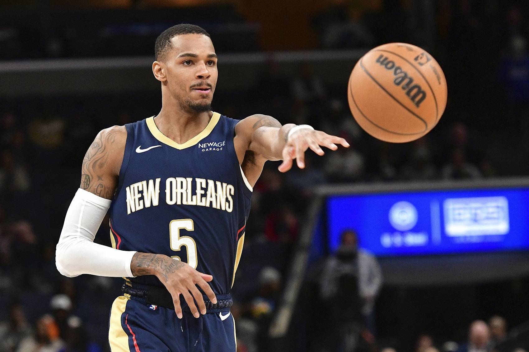 屡制造威胁 屡制造威胁