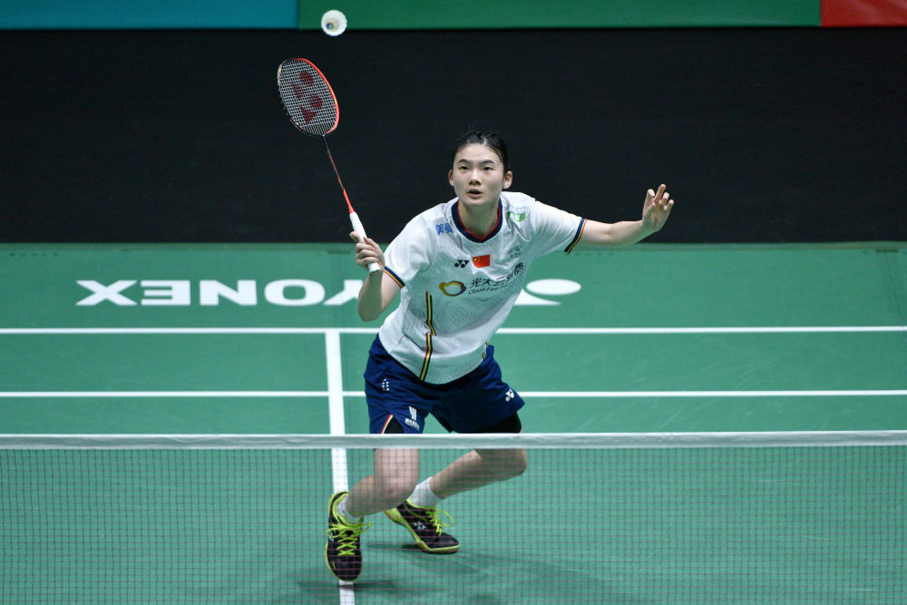 尤其是在她 尤其是在她