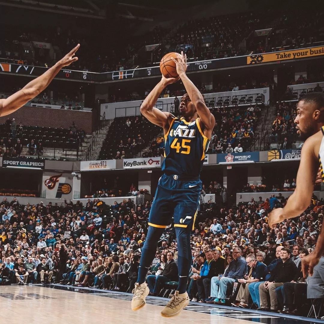 总会用球棒 总会用球棒